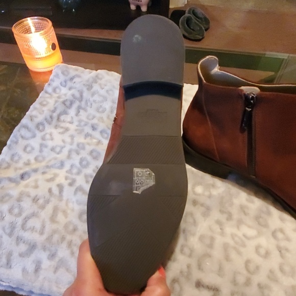 Boots - Picture 3 of 4